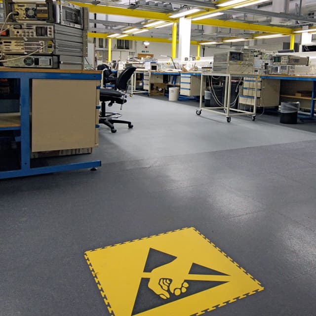 05.Anti Static Florring System